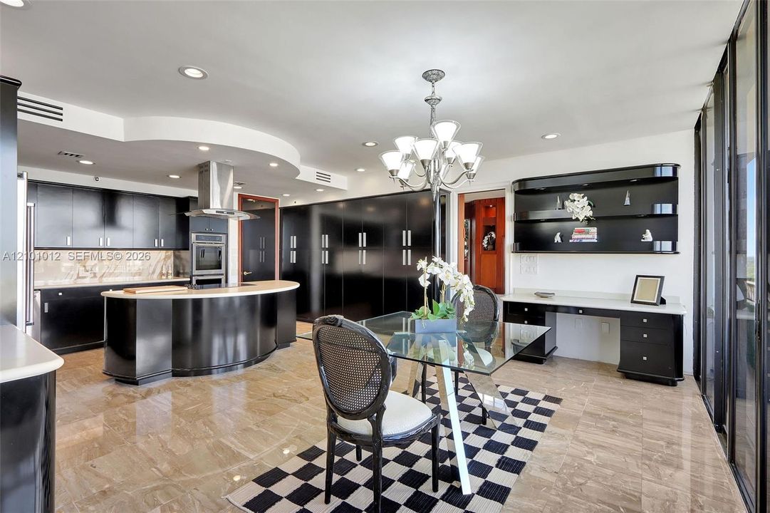 For Sale: $1,095,000 (3 beds, 3 baths, 4430 Square Feet)