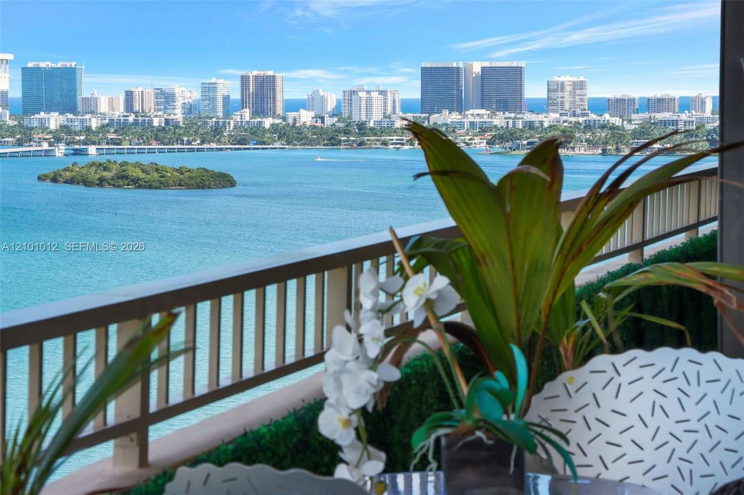 For Sale: $1,095,000 (3 beds, 3 baths, 4430 Square Feet)