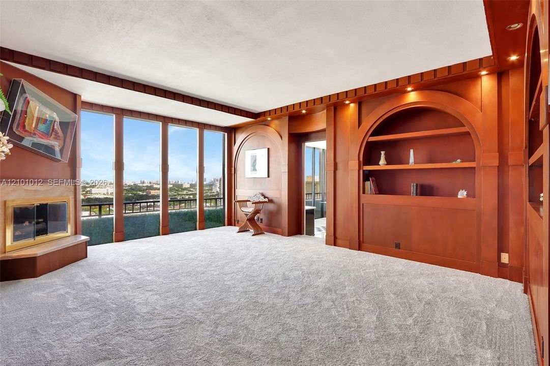 For Sale: $1,095,000 (3 beds, 3 baths, 4430 Square Feet)