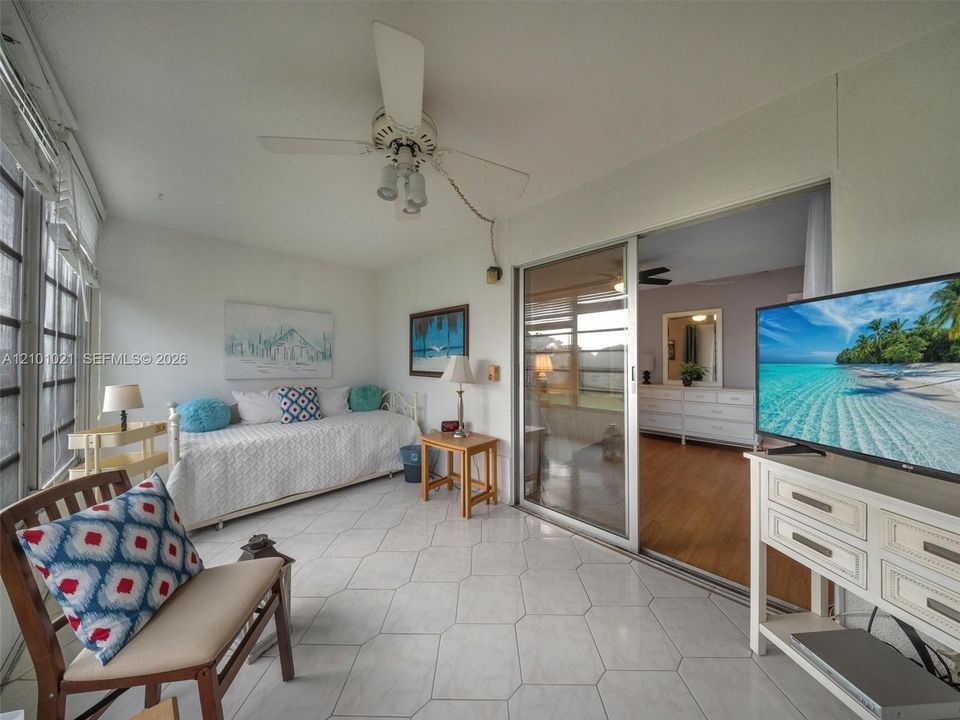 Activo con contrato: $129,000 (1 camas, 1 baños, 719 Pies cuadrados)