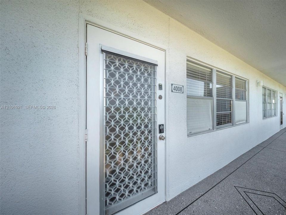 Activo con contrato: $129,000 (1 camas, 1 baños, 719 Pies cuadrados)