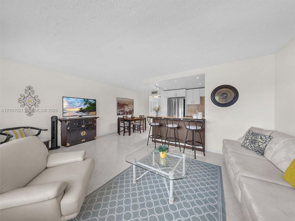Activo con contrato: $129,000 (1 camas, 1 baños, 719 Pies cuadrados)