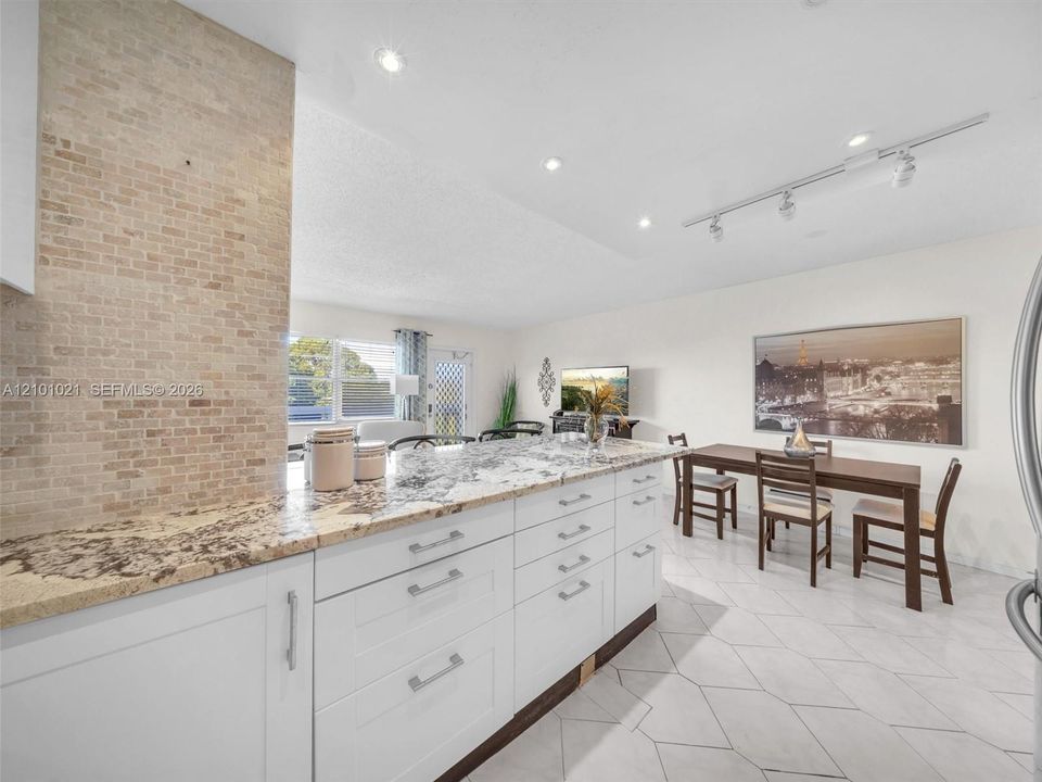 Activo con contrato: $129,000 (1 camas, 1 baños, 719 Pies cuadrados)