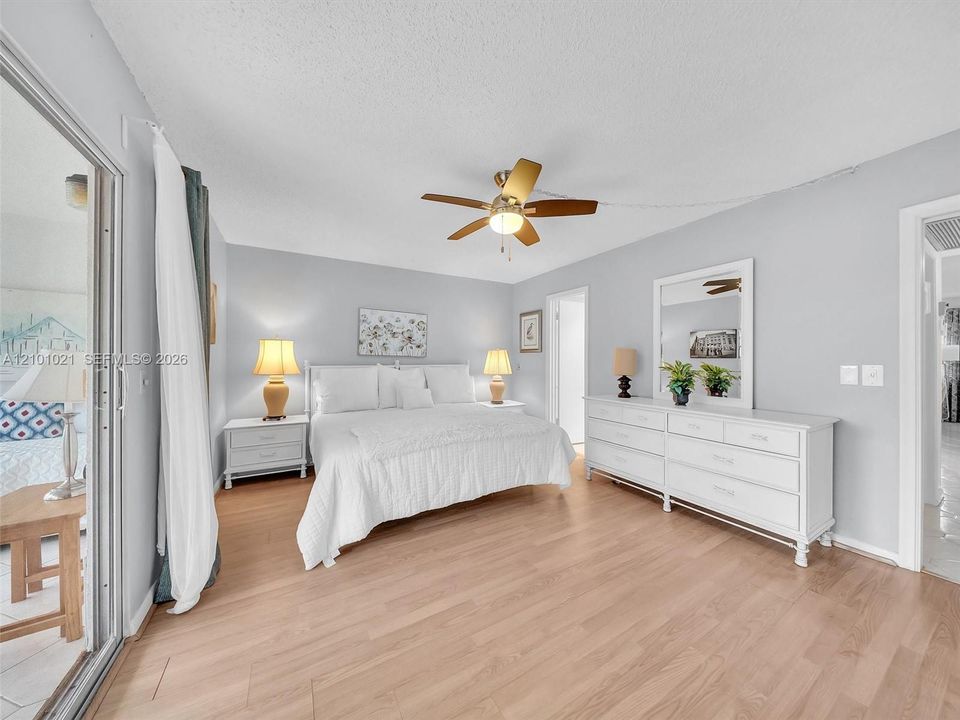 Activo con contrato: $129,000 (1 camas, 1 baños, 719 Pies cuadrados)