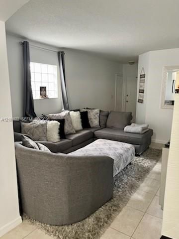 For Rent: $2,250 (3 beds, 2 baths, 1018 Square Feet)