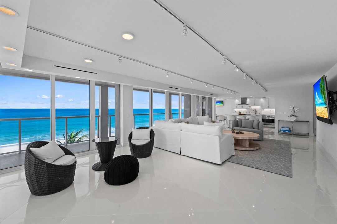 OCEANFRONT Living