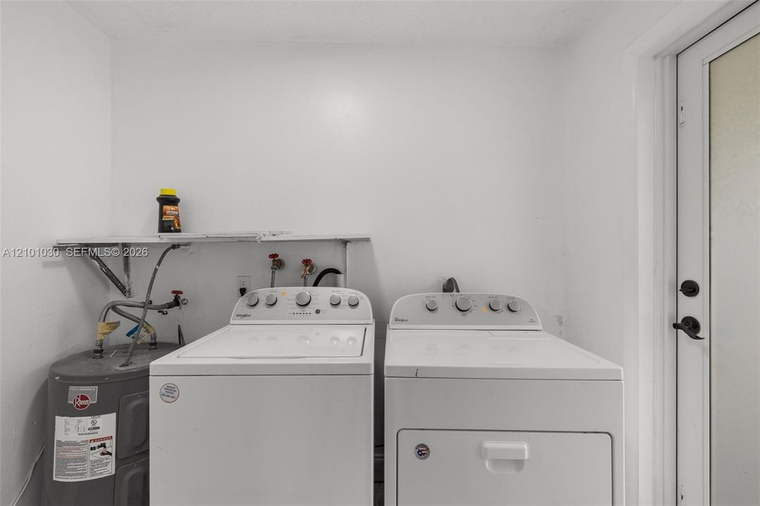 For Sale: $900,000 (0 beds, 0 baths, 2756 Square Feet)