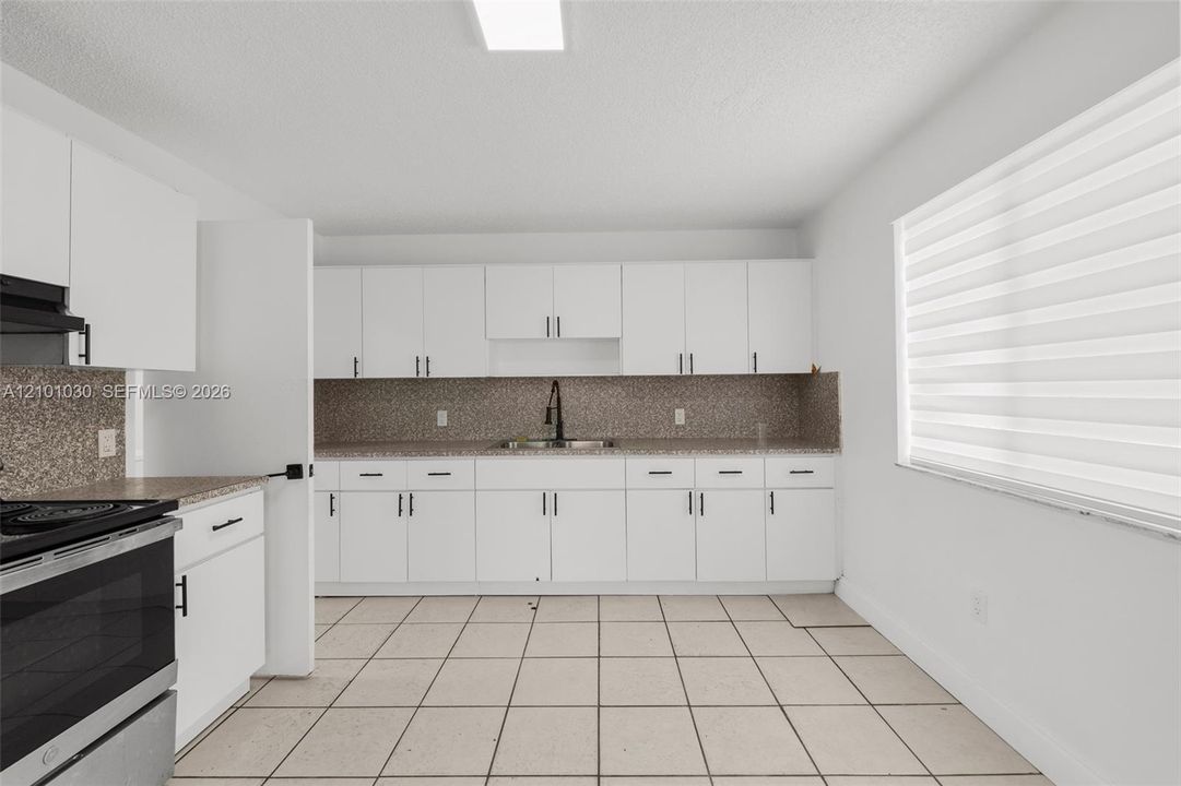 For Sale: $900,000 (0 beds, 0 baths, 2756 Square Feet)