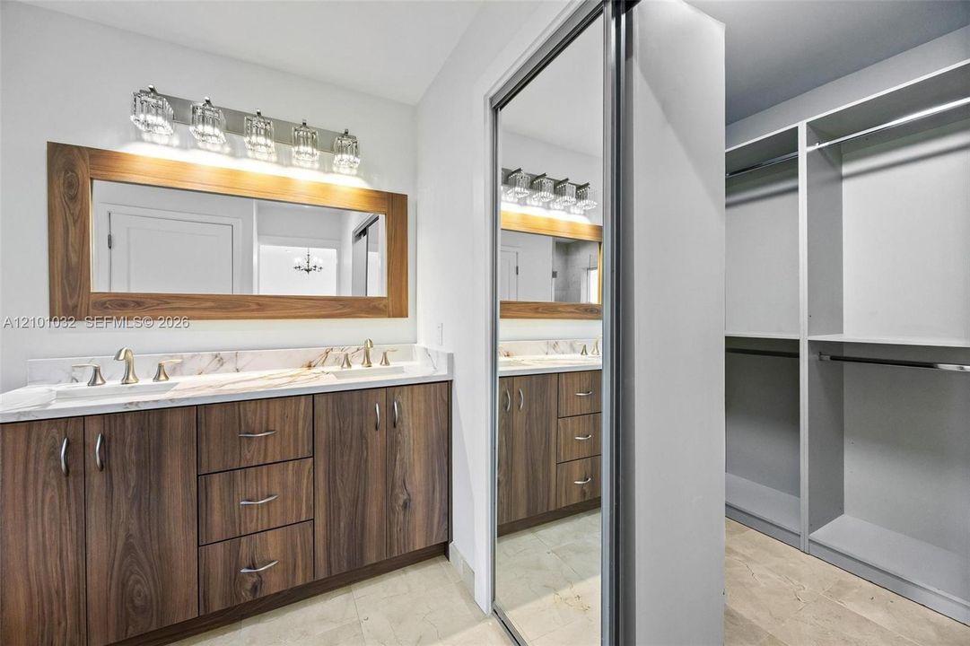 В аренду: $8,700 (4 спален, 3 ванн, 2961 Квадратных фут)