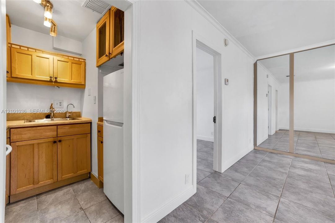 На продажу: $235,000 (1 спален, 1 ванн, 450 Квадратных фут)