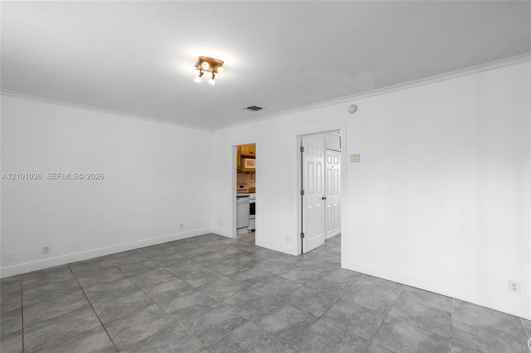 На продажу: $235,000 (1 спален, 1 ванн, 450 Квадратных фут)