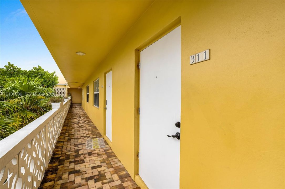 На продажу: $235,000 (1 спален, 1 ванн, 450 Квадратных фут)