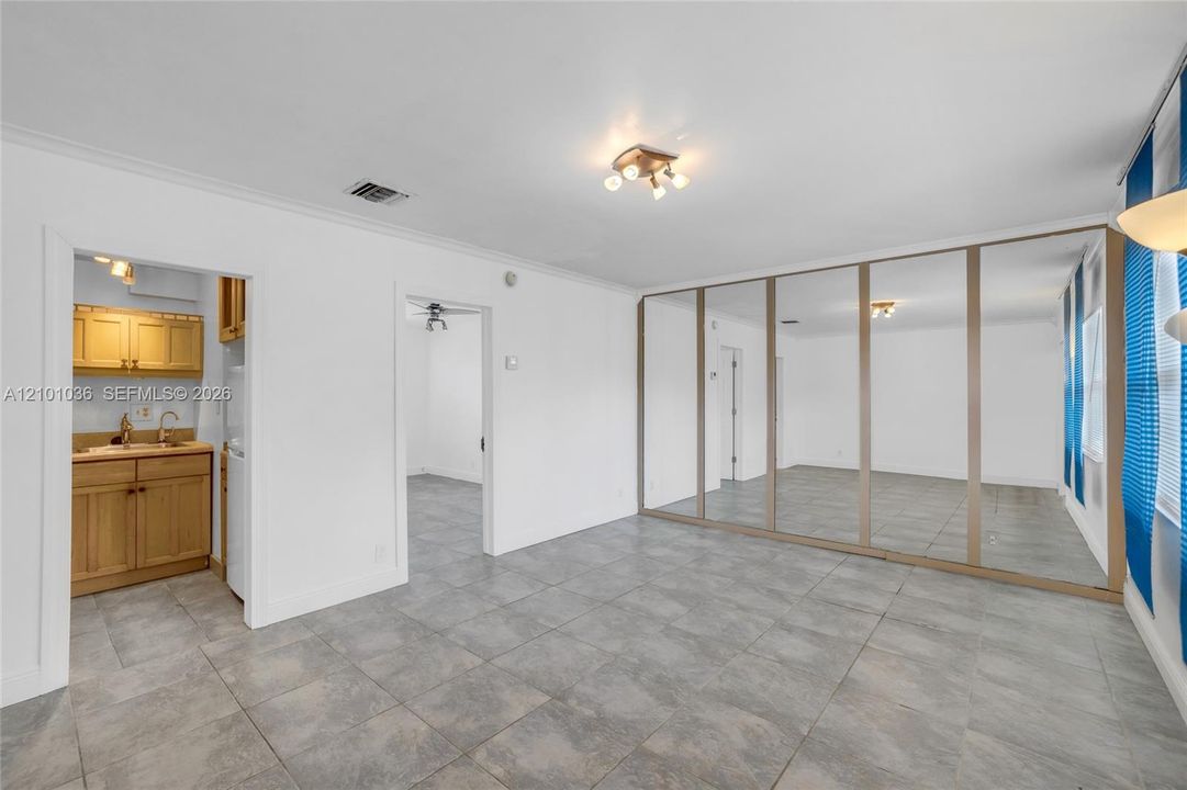 На продажу: $235,000 (1 спален, 1 ванн, 450 Квадратных фут)
