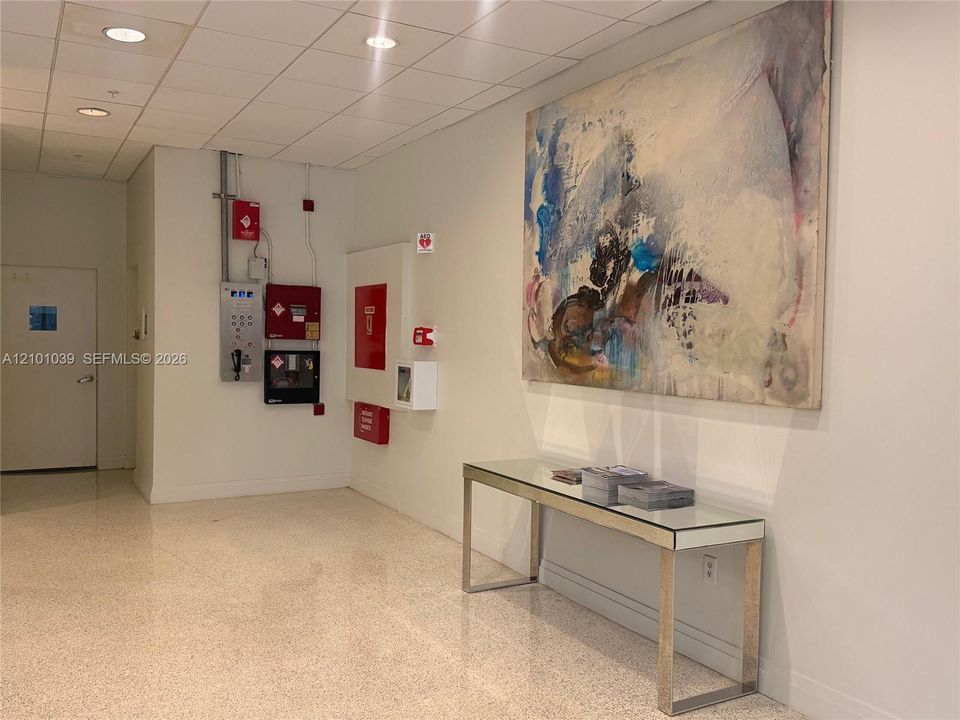 For Rent: $2,500 (1 beds, 1 baths, 905 Square Feet)