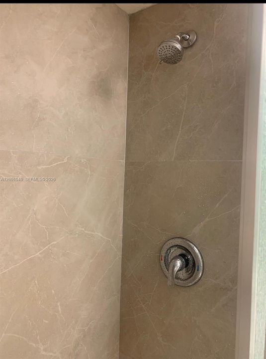 For Rent: $1,800 (2 beds, 2 baths, 920 Square Feet)