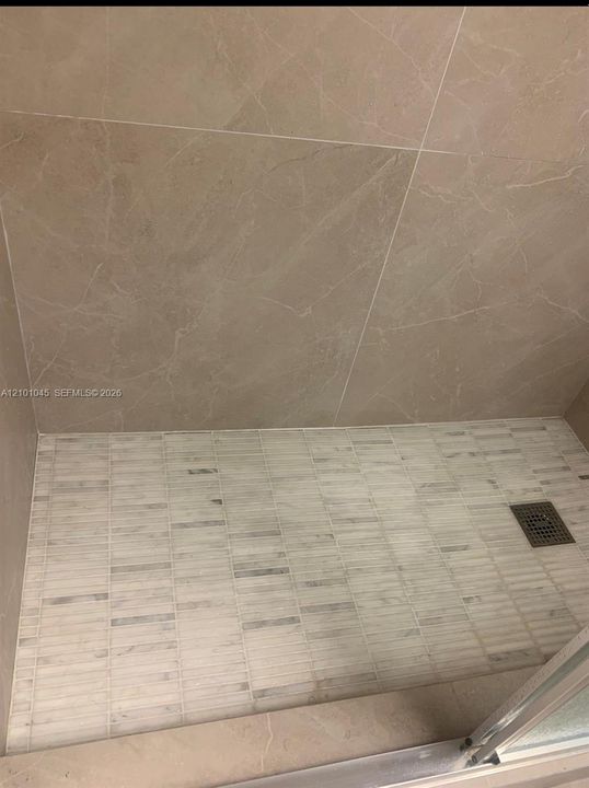 For Rent: $1,800 (2 beds, 2 baths, 920 Square Feet)