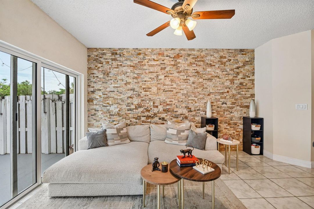 4-web-or-mls-SW 95th Ter-S3009-004r