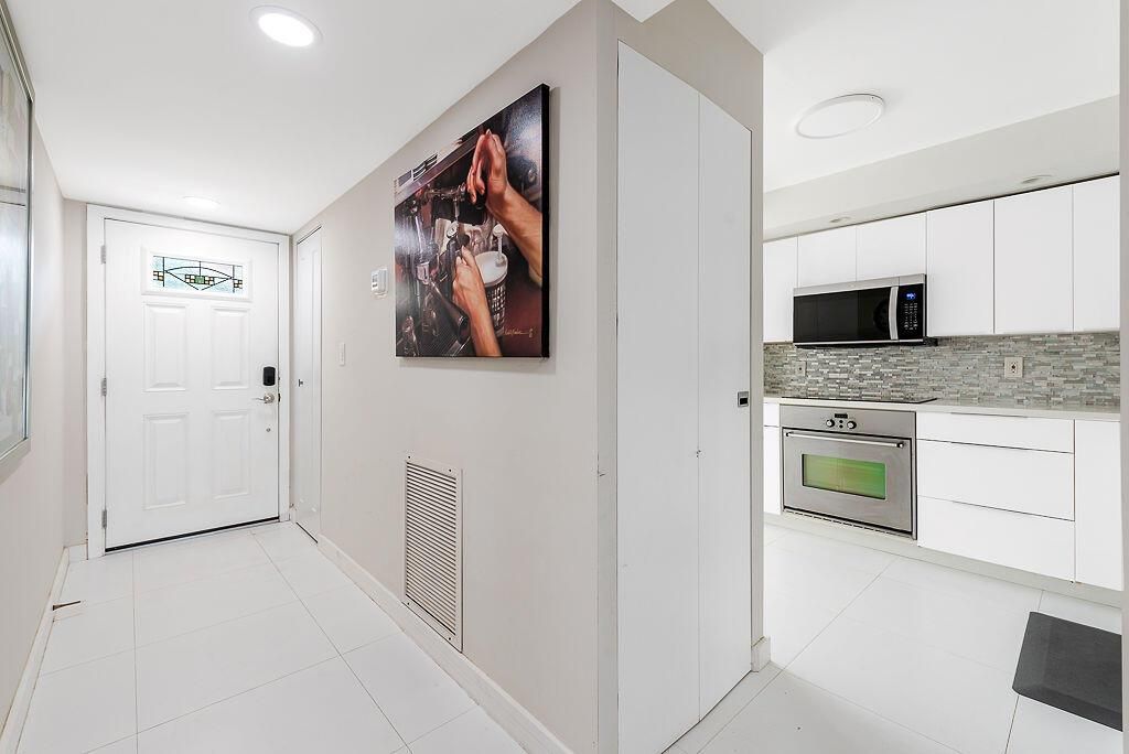 285SE19thAve#203.DeerfieldBeach-4