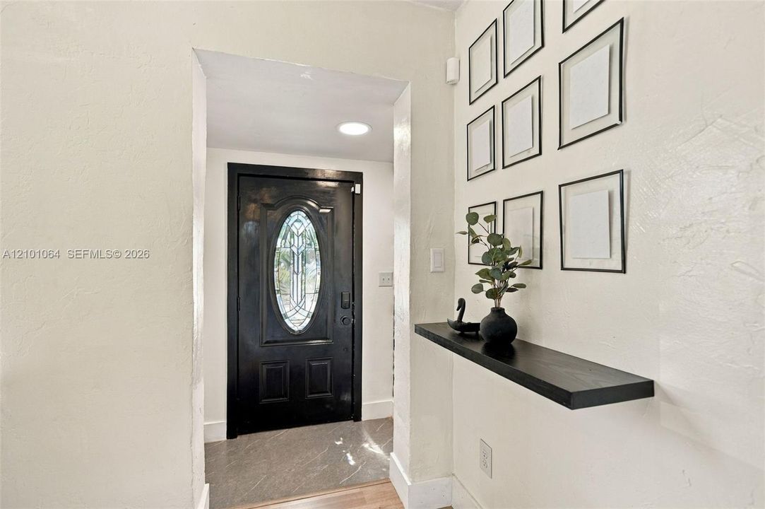En Venta: $440,000 (3 camas, 2 baños, 648 Pies cuadrados)