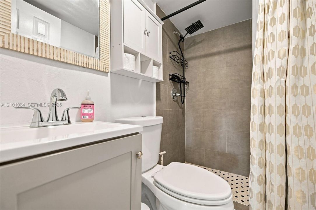 En Venta: $440,000 (3 camas, 2 baños, 648 Pies cuadrados)