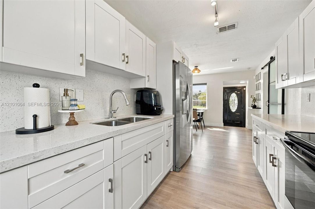 En Venta: $440,000 (3 camas, 2 baños, 648 Pies cuadrados)