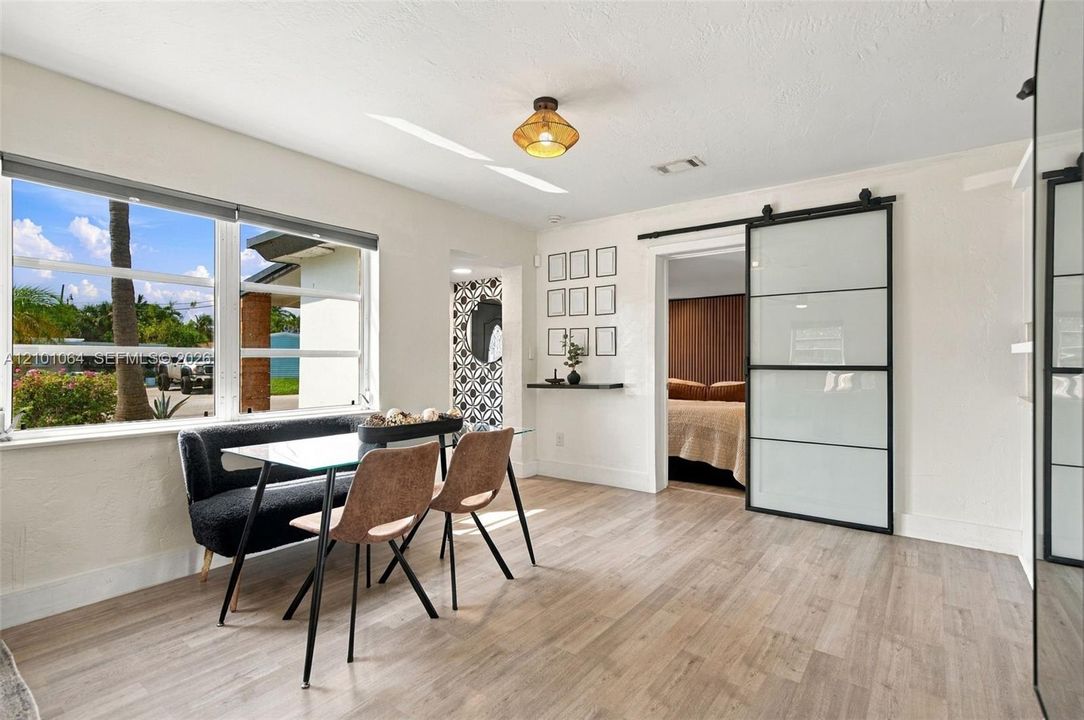 En Venta: $440,000 (3 camas, 2 baños, 648 Pies cuadrados)