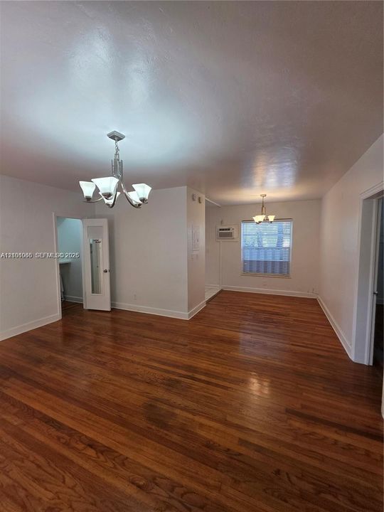 For Rent: $1,850 (1 beds, 1 baths, 600 Square Feet)