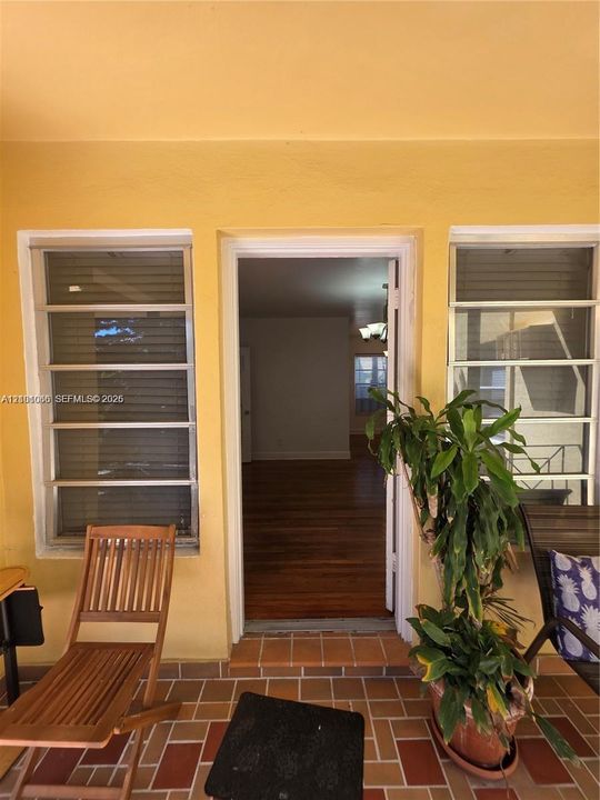 For Rent: $1,850 (1 beds, 1 baths, 600 Square Feet)
