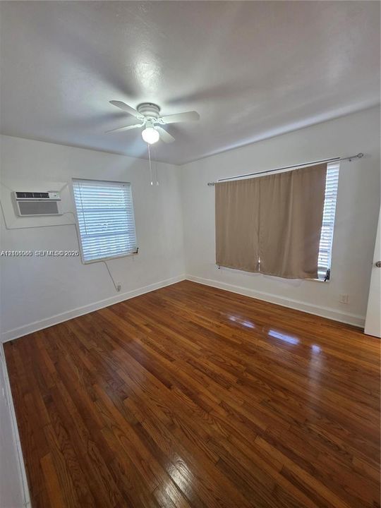 For Rent: $1,850 (1 beds, 1 baths, 600 Square Feet)