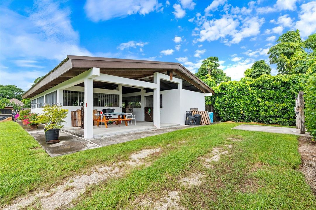 На продажу: $2,399,000 (5 спален, 4 ванн, 4037 Квадратных фут)