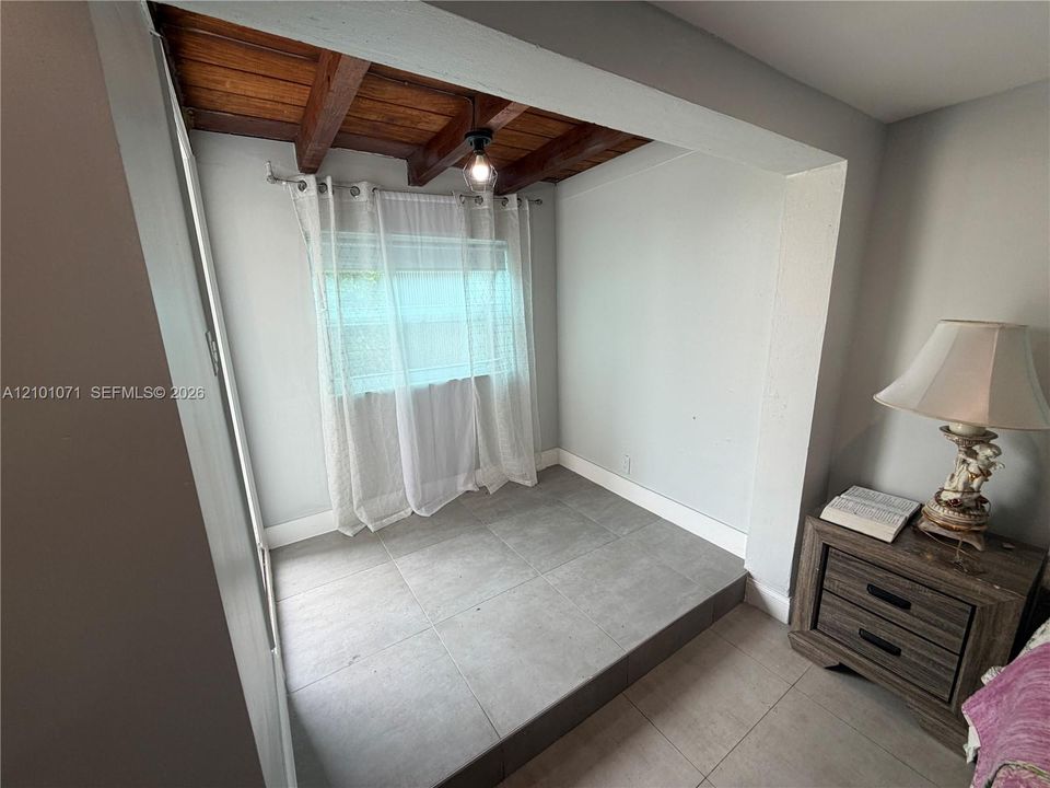 En Renta: $1,400 (1 camas, 1 baños, 700 Pies cuadrados)