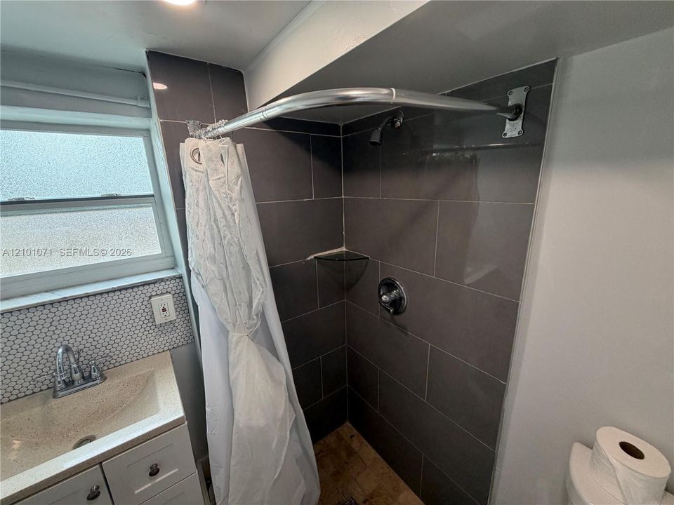 En Renta: $1,400 (1 camas, 1 baños, 700 Pies cuadrados)