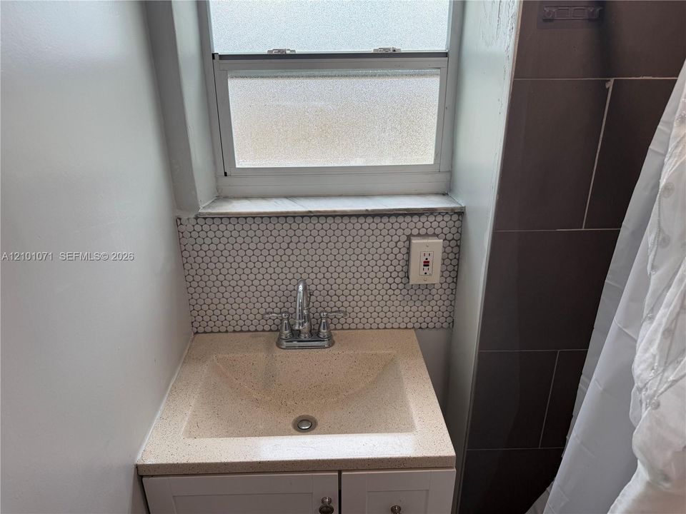 En Renta: $1,400 (1 camas, 1 baños, 700 Pies cuadrados)