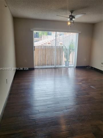 В аренду: $2,890 (2 спален, 2 ванн, 1054 Квадратных фут)