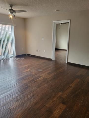 В аренду: $2,890 (2 спален, 2 ванн, 1054 Квадратных фут)