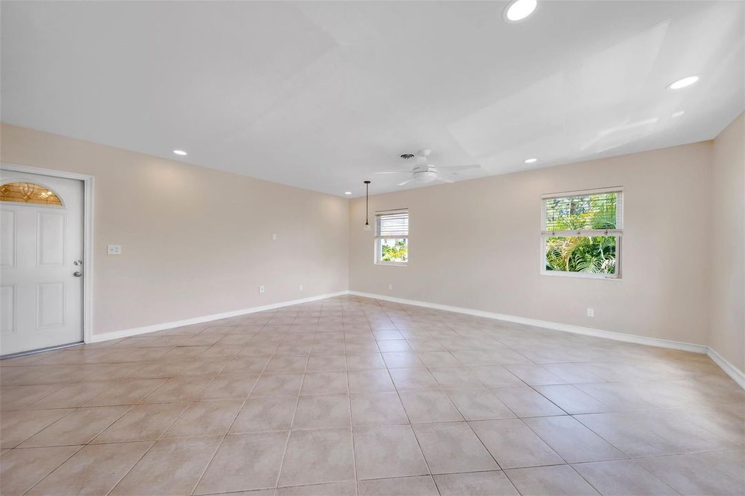 LIVINGROOM