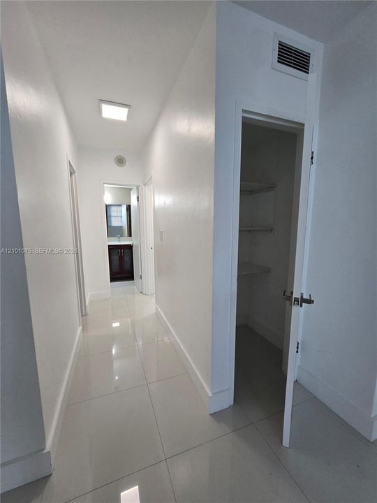 В аренду: $3,390 (2 спален, 2 ванн, 1295 Квадратных фут)