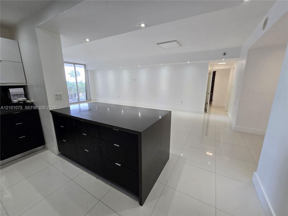 В аренду: $3,390 (2 спален, 2 ванн, 1295 Квадратных фут)