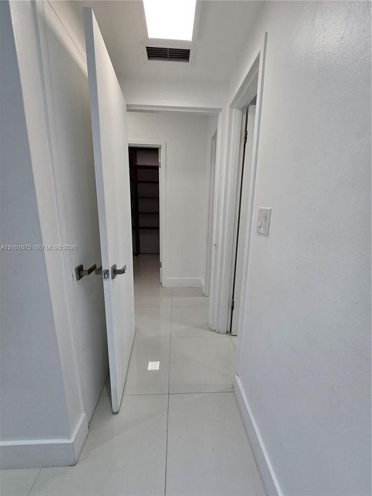 В аренду: $3,390 (2 спален, 2 ванн, 1295 Квадратных фут)