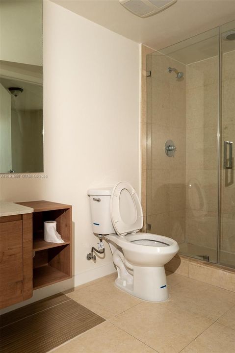 В аренду: $4,750 (2 спален, 2 ванн, 1256 Квадратных фут)