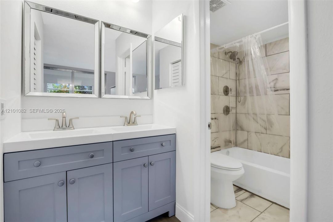 For Sale: $139,000 (2 beds, 2 baths, 970 Square Feet)