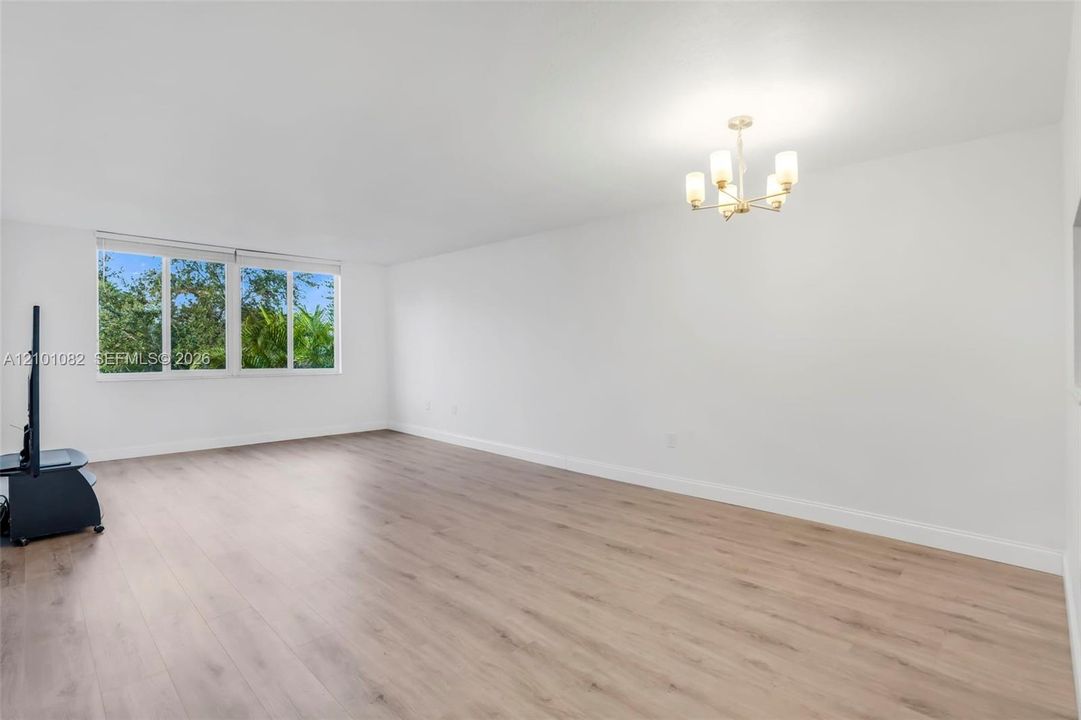 For Sale: $139,000 (2 beds, 2 baths, 970 Square Feet)
