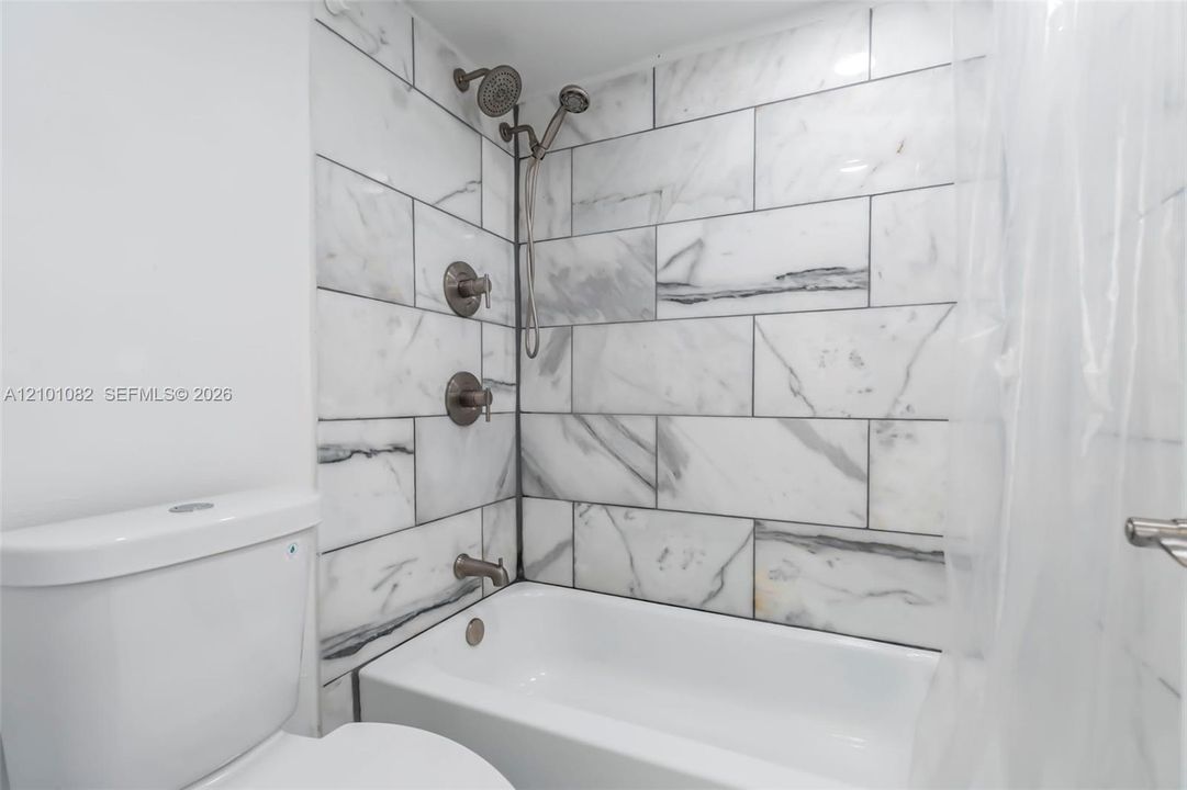 For Sale: $139,000 (2 beds, 2 baths, 970 Square Feet)