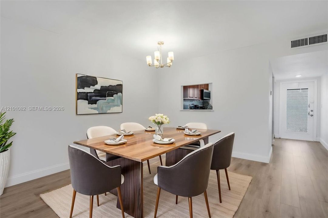 For Sale: $139,000 (2 beds, 2 baths, 970 Square Feet)