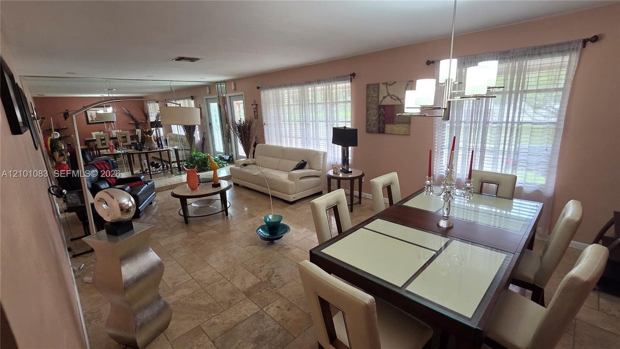 For Sale: $699,000 (4 beds, 2 baths, 1978 Square Feet)