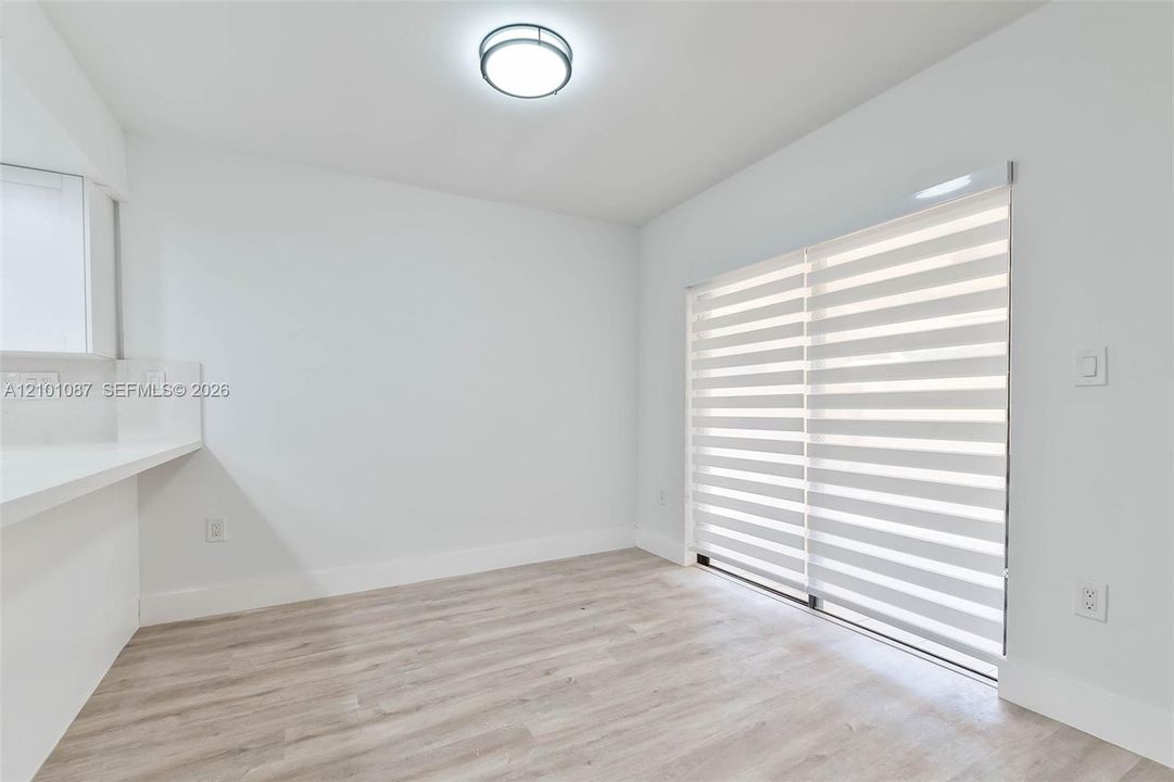 For Rent: $2,400 (2 beds, 2 baths, 1040 Square Feet)