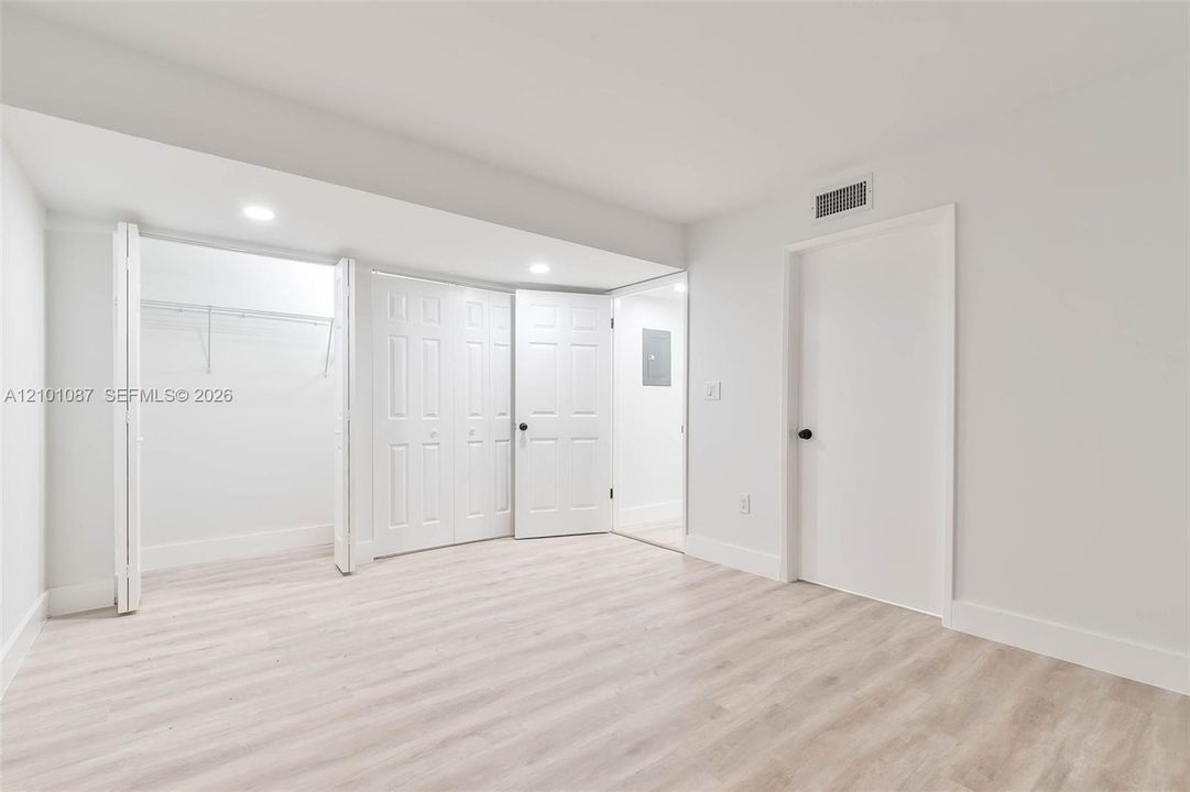 For Rent: $2,400 (2 beds, 2 baths, 1040 Square Feet)