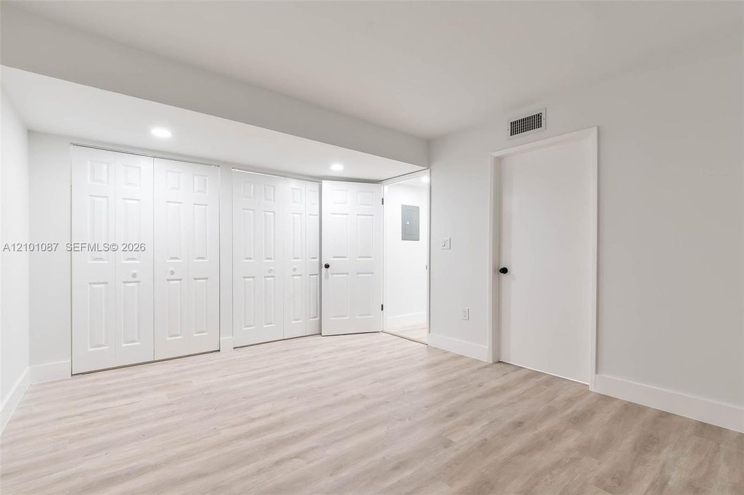 For Rent: $2,400 (2 beds, 2 baths, 1040 Square Feet)