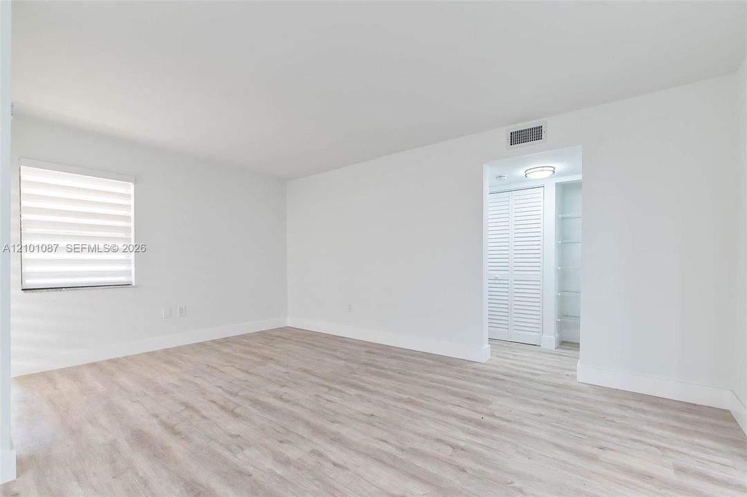 For Rent: $2,400 (2 beds, 2 baths, 1040 Square Feet)