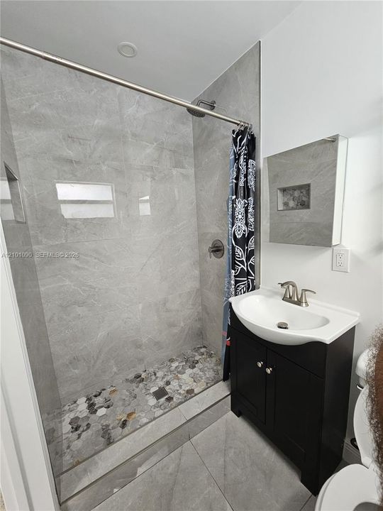 For Rent: $6,000 (5 beds, 4 baths, 2238 Square Feet)